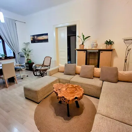 Apartment Oasis In The Old Town *